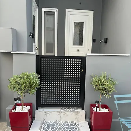 Nobby By Syros Ερμούπολη