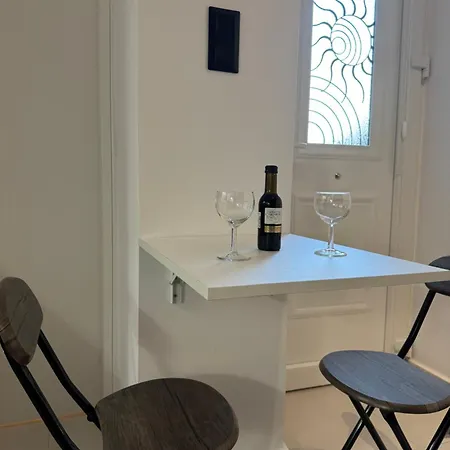 Nobby By Syros * Ερμούπολη